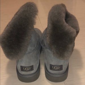 UGG Bailey Button 2